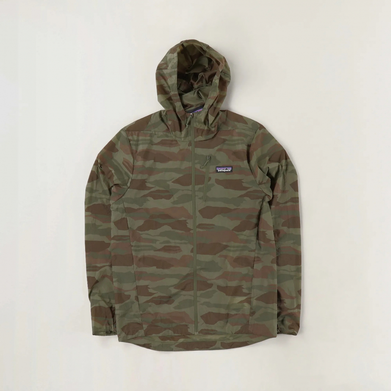 Cortavientos Patagonia Bear Witness camo